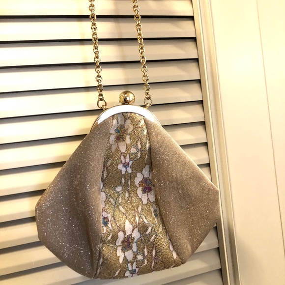 Beautiful Evening Purse - Picture 2 of 7